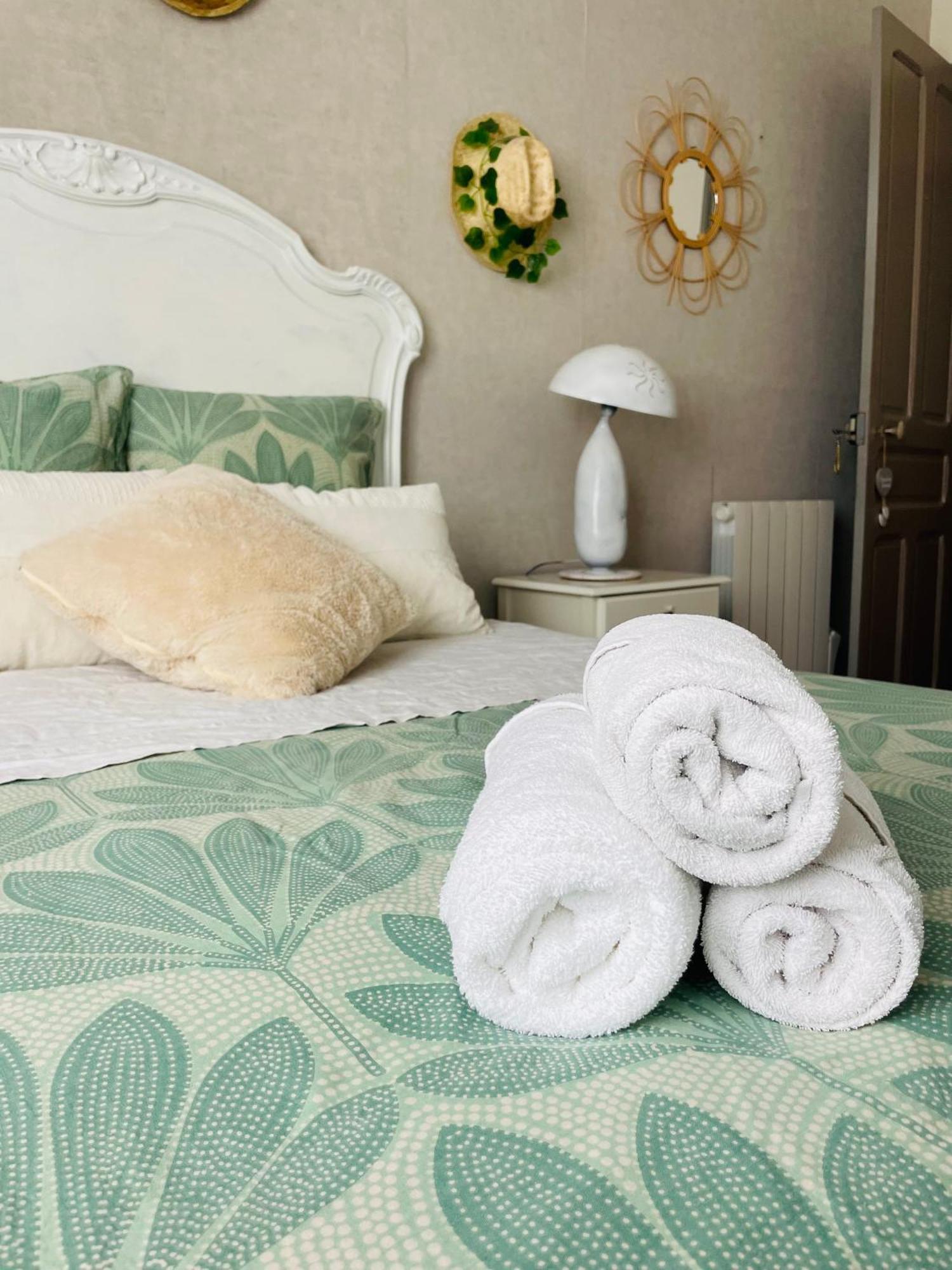 La Poterie Bed & Breakfast Carresse Ngoại thất bức ảnh